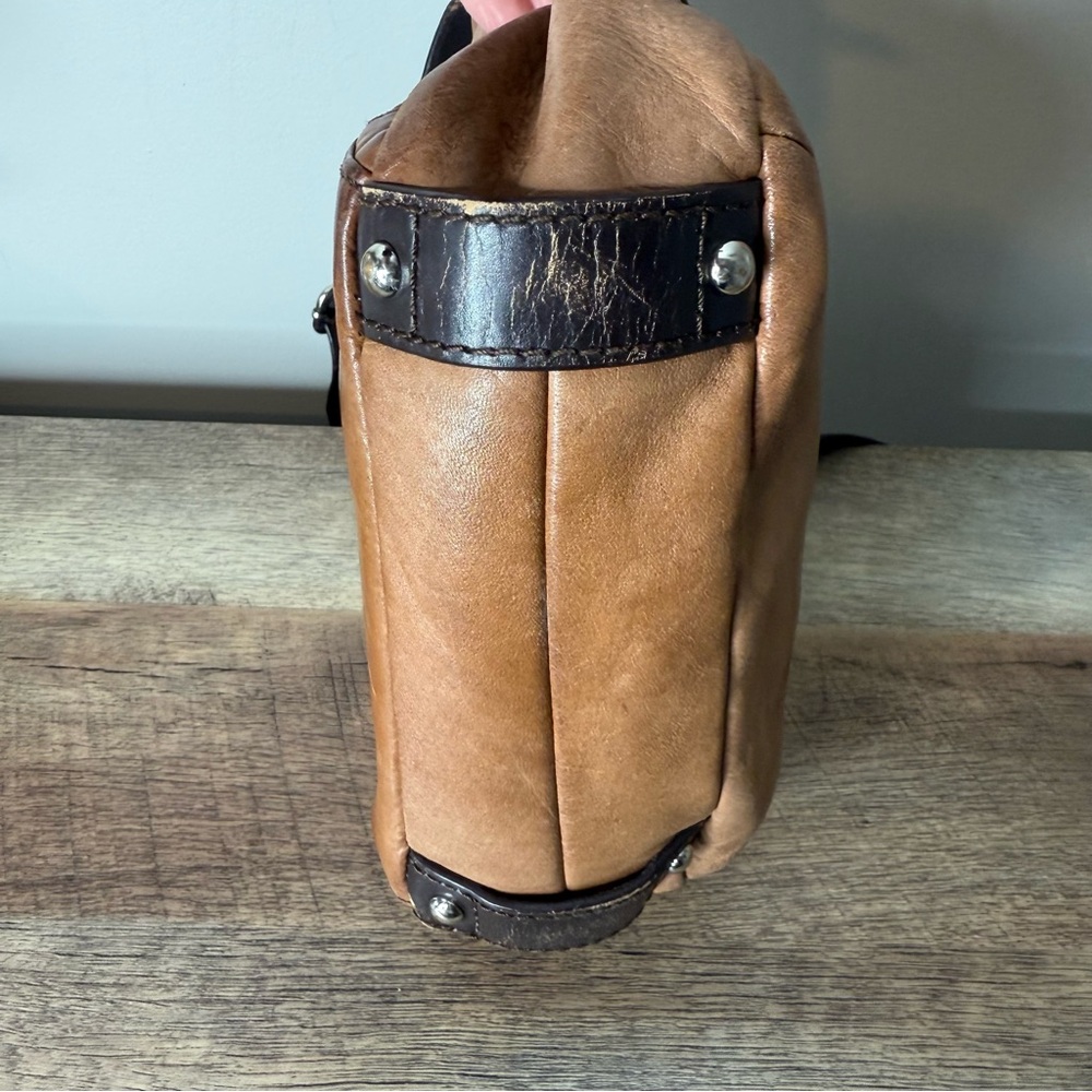 DANIER Leather Camel Tan Brown Crossbody Bag Multi Zipper Adjustable Strap *Flaw - Picture 11 of 16
